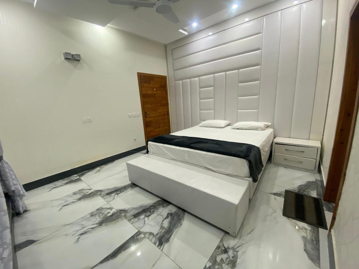 Burj Al Bahria Town Luxury Suites Lahore Exterior photo