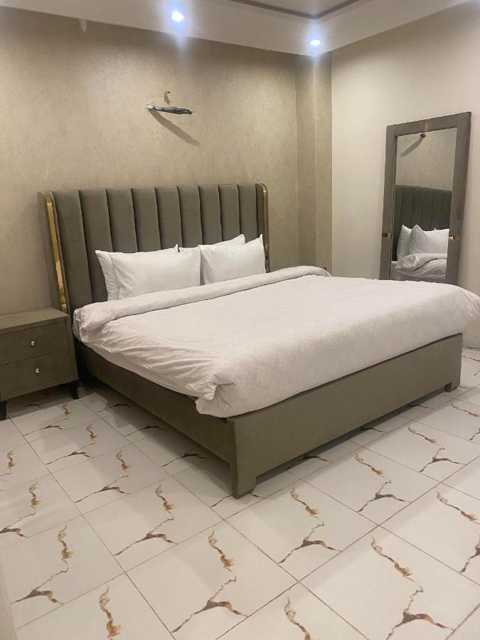 Burj Al Bahria Town Luxury Suites Lahore Exterior photo